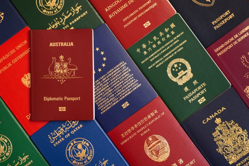 Son varios pasaportes los que te dan acceso a más de 180 países sin visa.