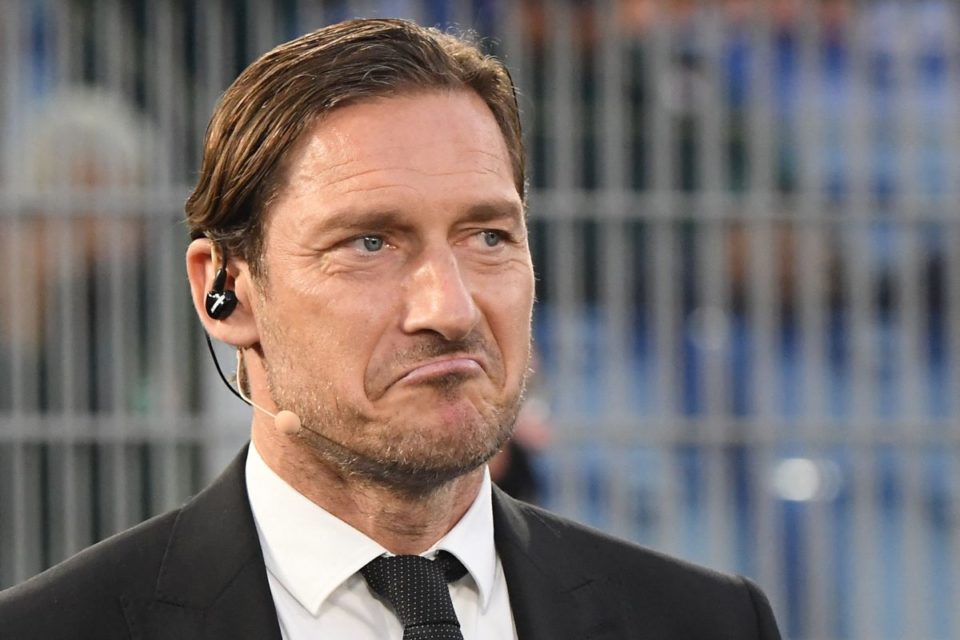 Francesco Totti está feliz de que Dybala juegue en la Roma.