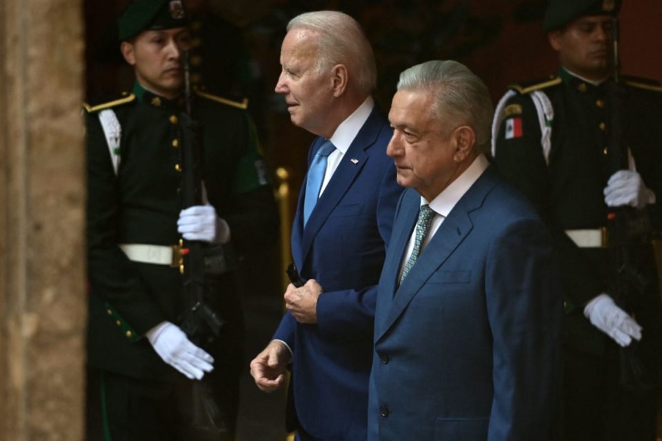 Joe Biden junto a Andrés Manuel López Obrador.