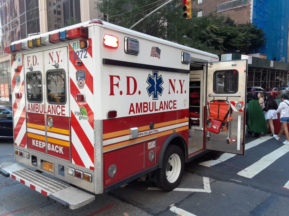 Ambulancia de los bomberos de Nueva York (FDNY)/Archivo.