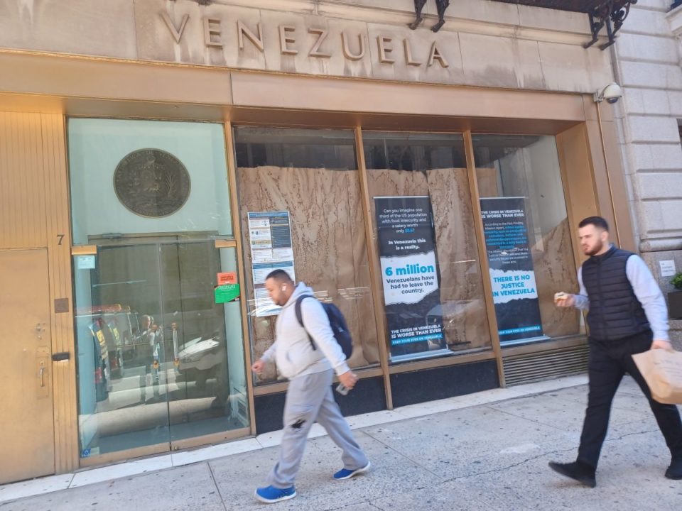 El cierre de la sede consular de Venezuela en Manhattan desde hace cuatro años dejó aún más "huérfanos" a estos ciudadanos