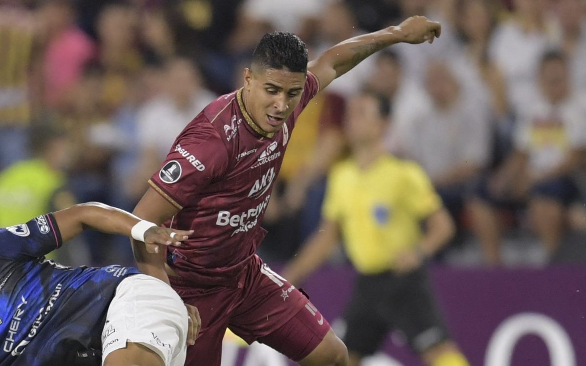 Daniel Cataño durante un encuentro de Copa Libertadores ante Independiente del Valle.