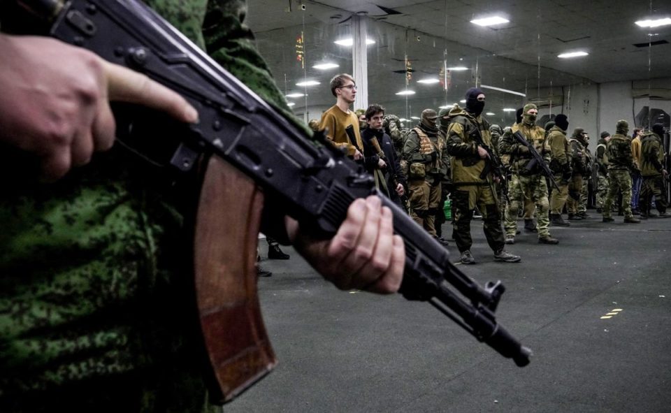 Soldados rusos admiten crímenes de guerra en Ucrania.
