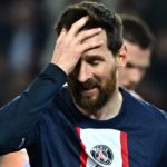 Lionel Messi se muestra frustrado por la derrota del PSG ante Bayern Munich.