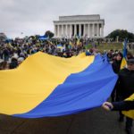 Los asistentes a la protesta clamaban, entre otras cosas, por mayor ayuda de Occidente a Ucrania.