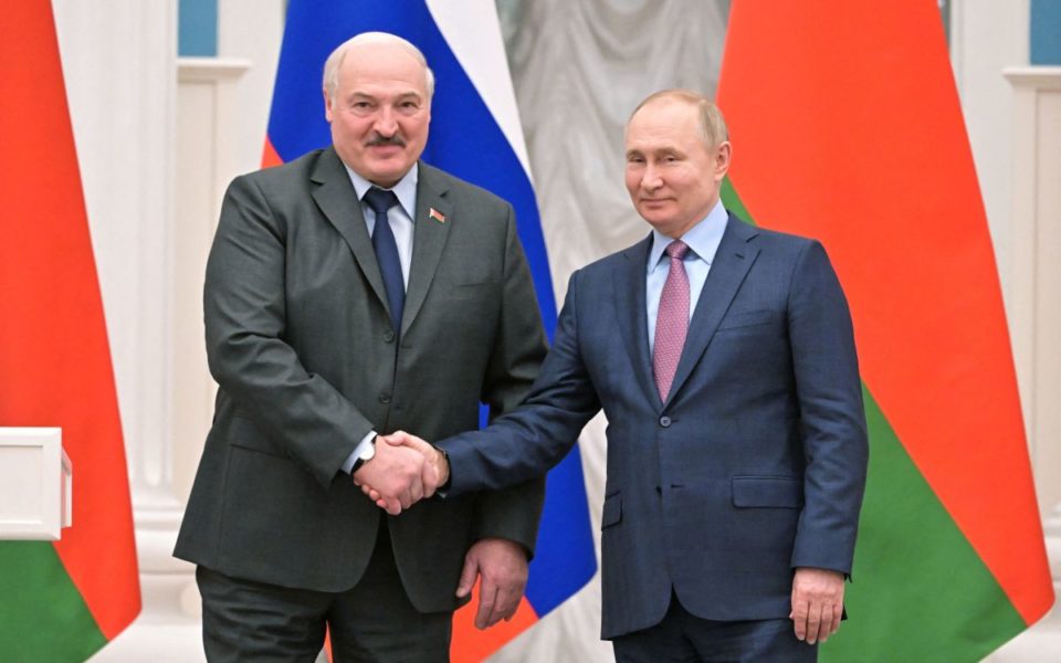 Vladimir Putin junto a su homólogo Alexander Lukashenko.