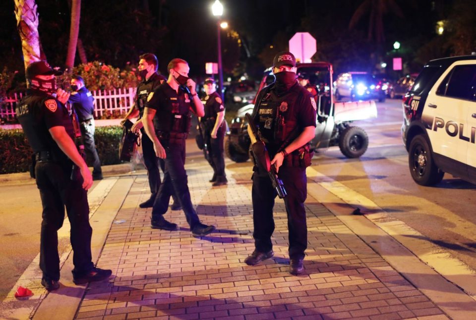 La Policía de Miami considera a Bitter como un "violador en serie".