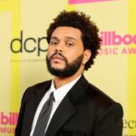 The Weeknd posa entre bastidores para los Billboard Music Awards 2021.