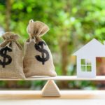 Si las tasas hipotecarias siguen bajando beneficiarían al mercado inmobiliario en esta primavera.