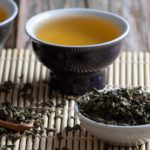 El té verde es una bebida a la que se atribuyen efectos beneficiosos para la salud y que es ampliamente consumida en Japón.