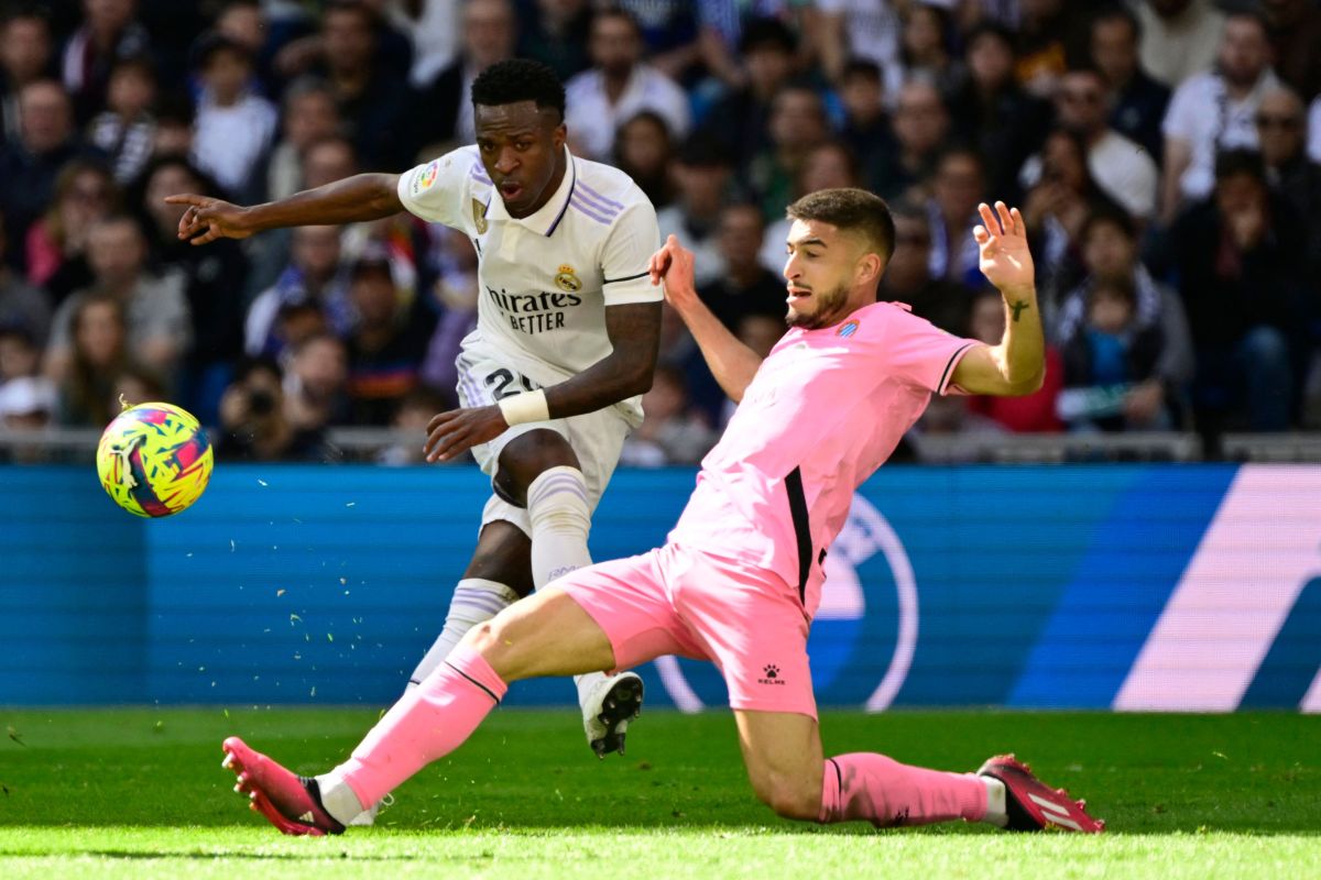 Vinícius Jr. enfrenta a Oscar Gil del Espanyol. 