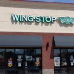 Fundada en 1994, Wingstop comenzó a franquiciar su marca en 1998.