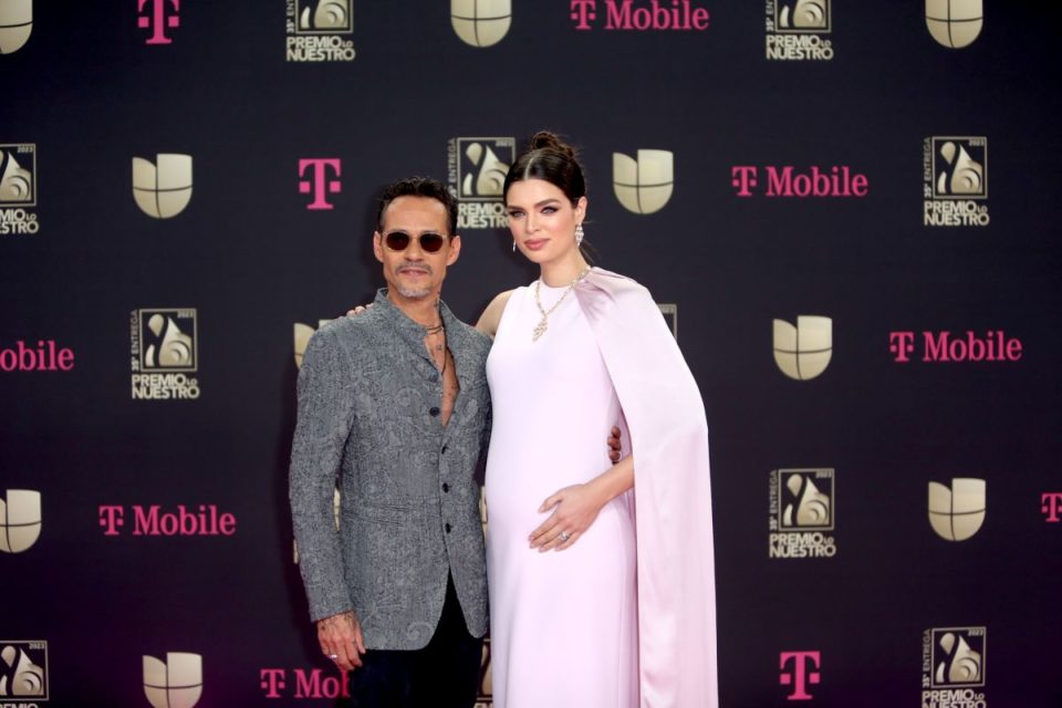 La modelo Nadia Ferreira junto a su esposo Marc Anthony.