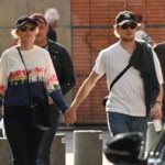 Taylor Swift y Joe Alwyn durante un paseo en París en 2019.