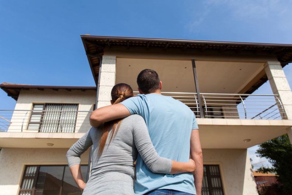 Comprar una casa siempre ha parecido difícil para todas las generaciones.