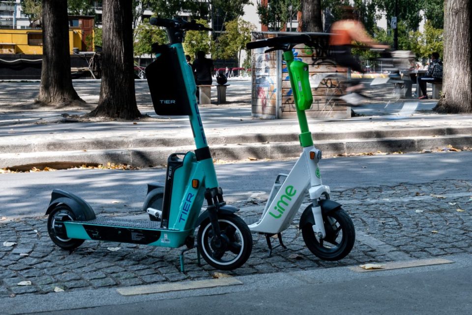 Alrededor de 15,000 e-scooters de alquiler podrían desaparecer del centro de París a fines de agosto