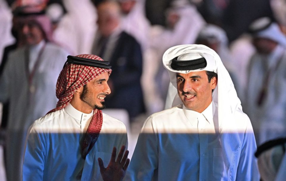 Emir de Qatar (Derecha) junto a su hermano (Izquierda)