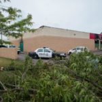 La policía llegó a la tienda O'Reilly Auto Parts en Chicago.