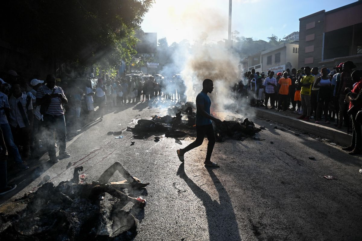 La turba mató a 13 presuntos pandilleros en Haití.