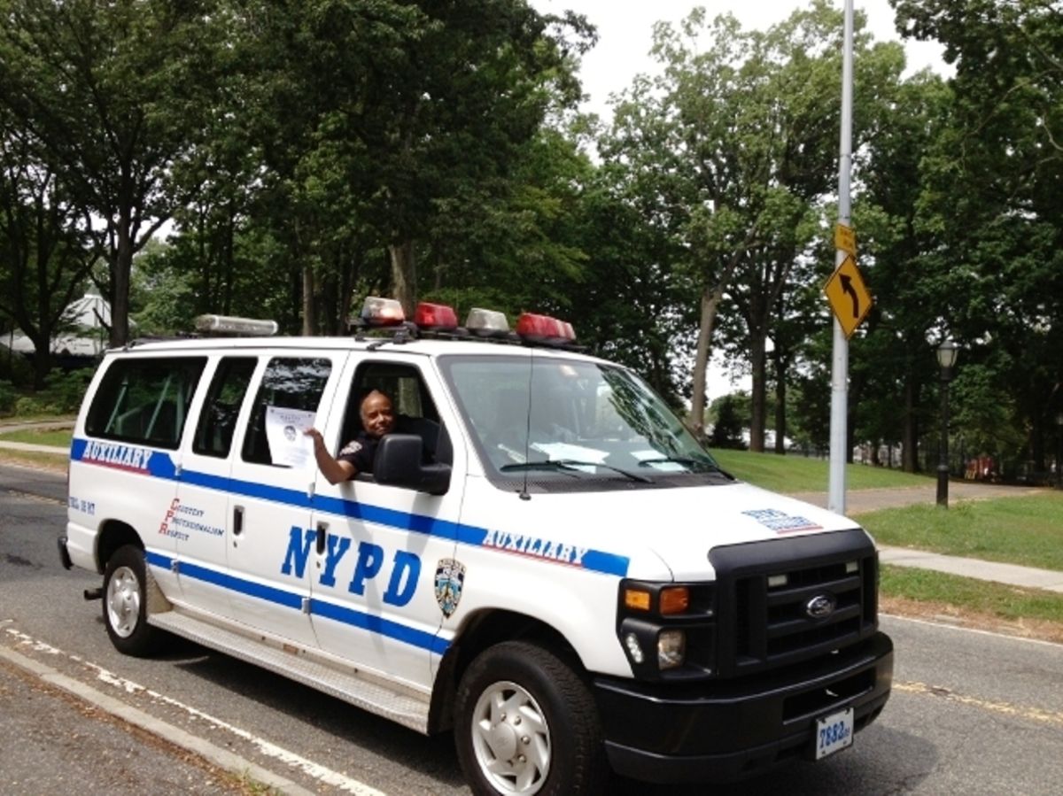 NYPD en Forest Park, Queens, 2015.