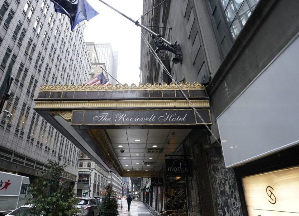 El famoso hotel Roosevelt se encuentra cerca de la Estación Central, en Manhattan.