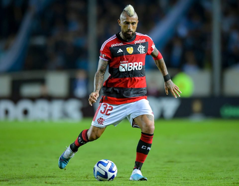 El futbolista chileno actualmente forma parte del Flamengo de Brasil.