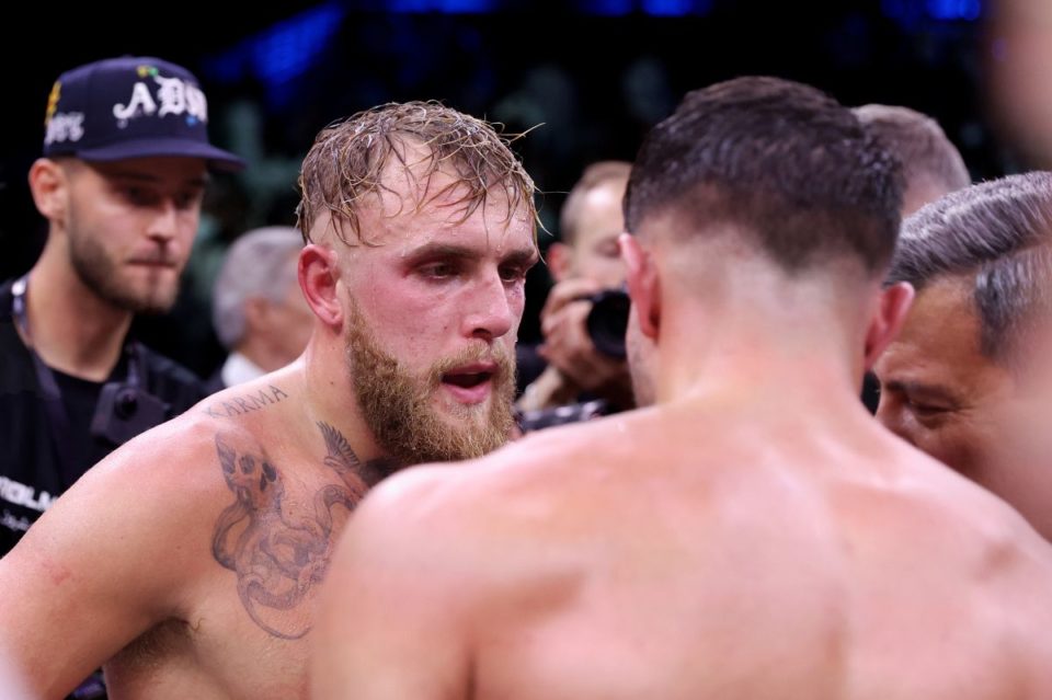 Jake Paul tras su derrota boxística ante Tommy Fury en una pelea en Riyadh, Arabia Saudita, el 26 de febrero pasado.