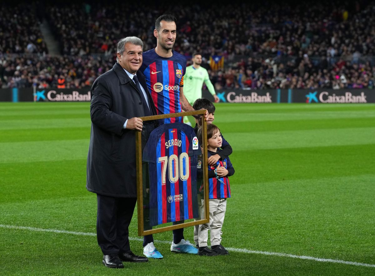 Sergio Busquets durante un homenaje por sus 700 encuentros con el FC Barcelona.