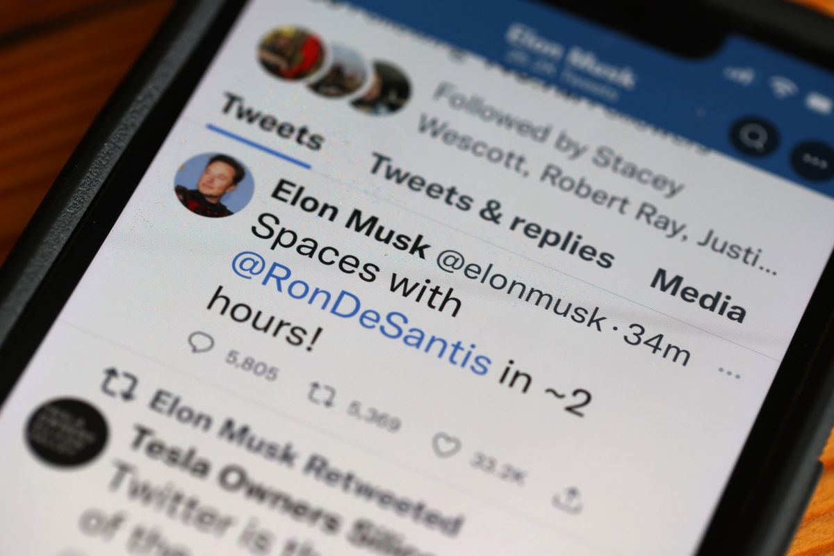 El jefe de Twitter Elon Musk compartió varios mensajes en la red para anunciar el evento con Ron DeSantis.