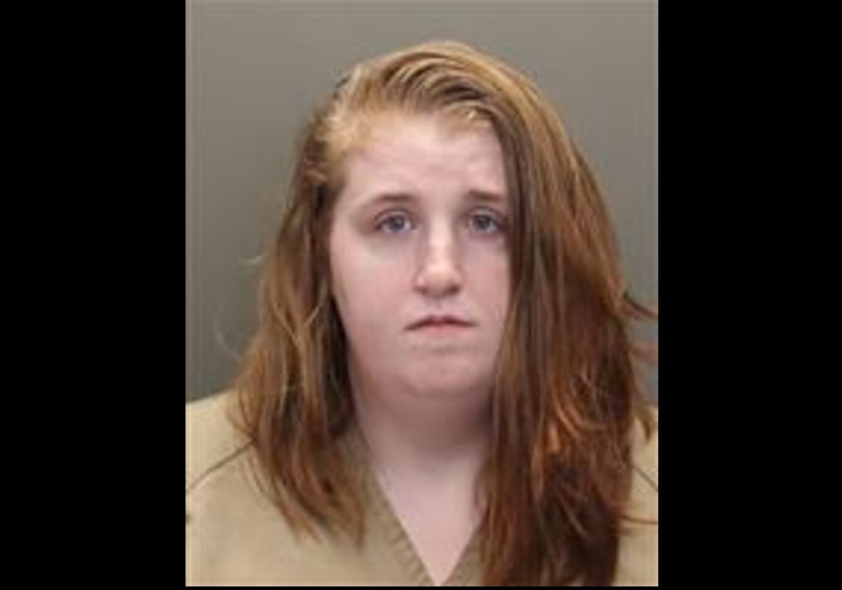 Stephanie Whitley fue arrestada bajo sospecha de asalto con agravantes y abuso infantil
