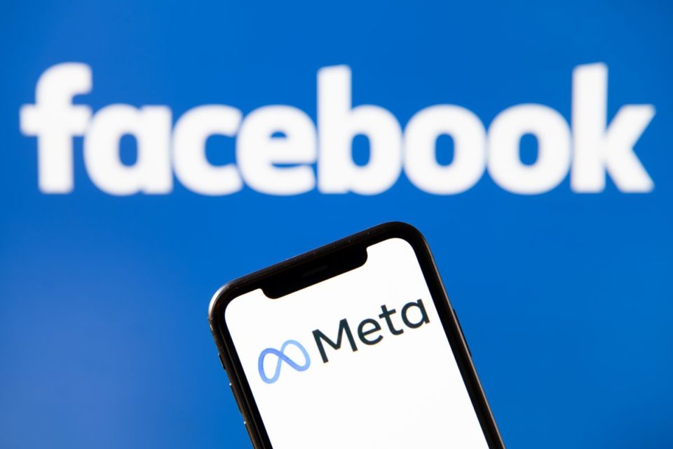 Una inversión de $1,000 en acciones de Facebook podría haberte dado 3.07 acciones en el momento  en que cambió de nombre a Meta.